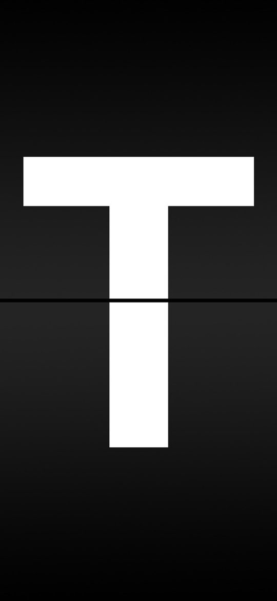 扣子空间 App 项目时间轴界面截图，横向展示三个月内的关键节点与对应素材缩略图